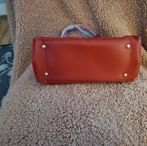 Red Purse - Picture 4 of 6